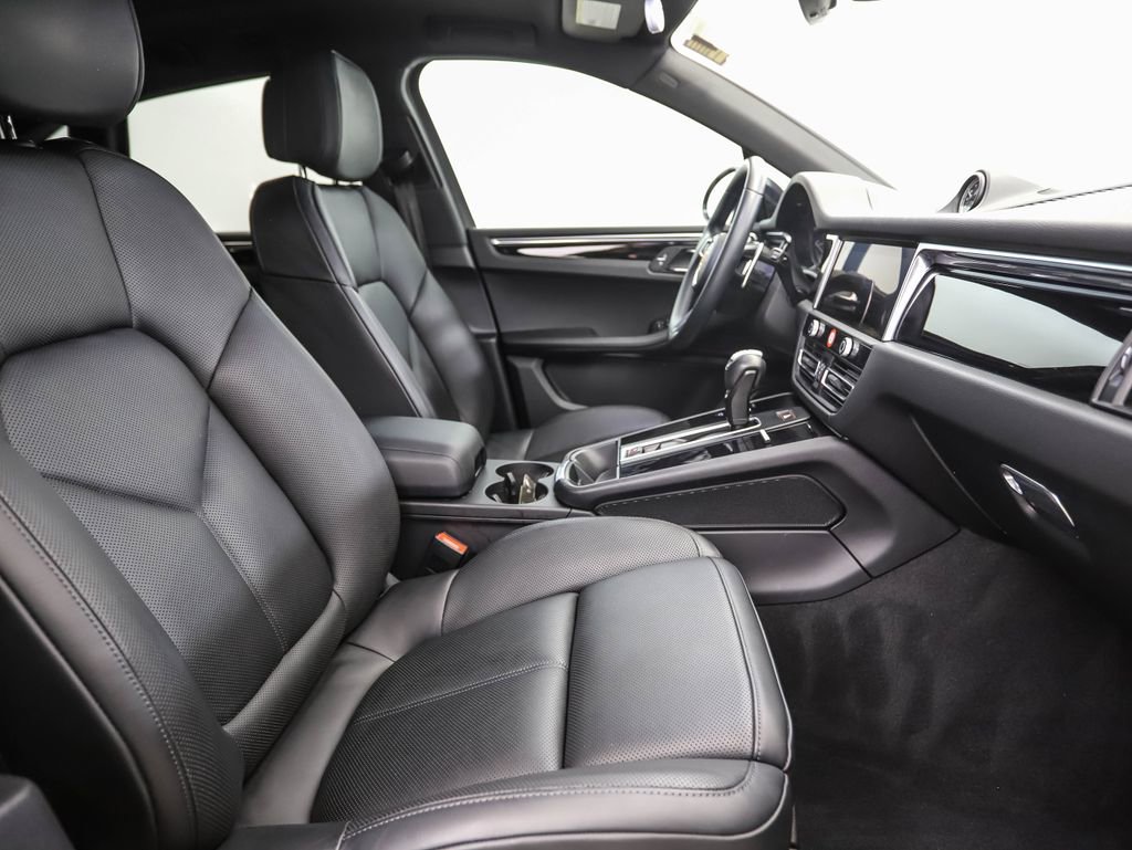 Used 2023 Porsche Macan image 29