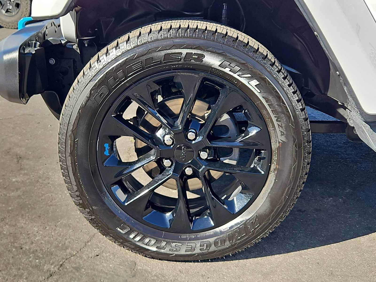 Used 2023 Jeep Wrangler Sahara image 13