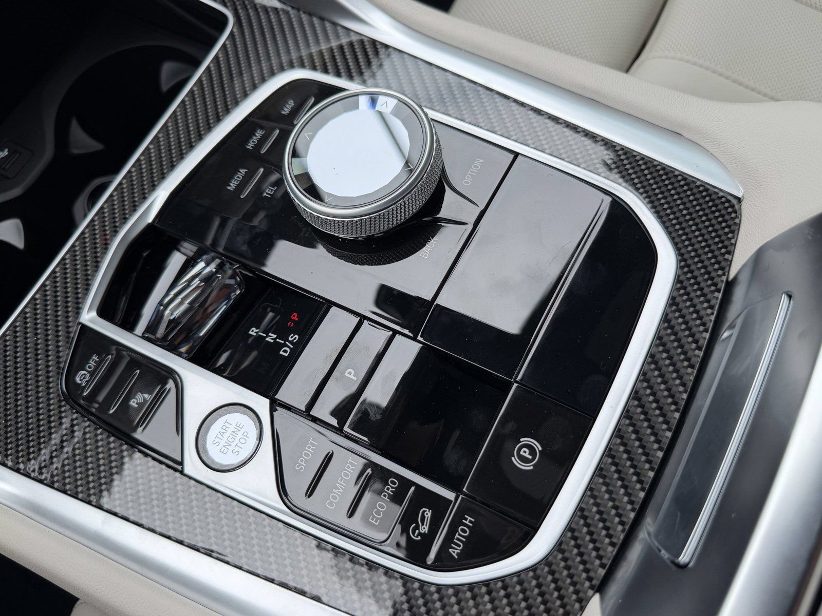 New 2027 BMW X6 M60i AWD/4WD image 36