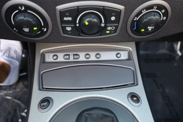 Used 2004 BMW Z4 2.5i RWD image 32