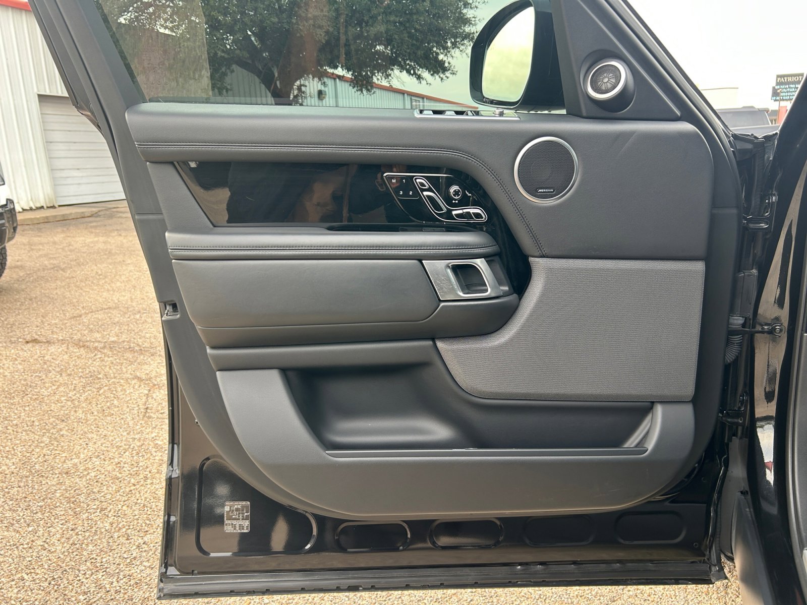 Used 2019 Land Rover Range Rover HSE image 29