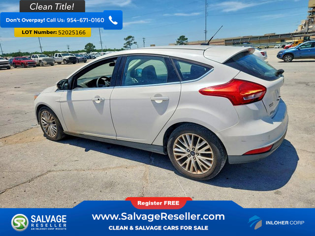 Used 2016 Ford Focus Titanium FWD image 3