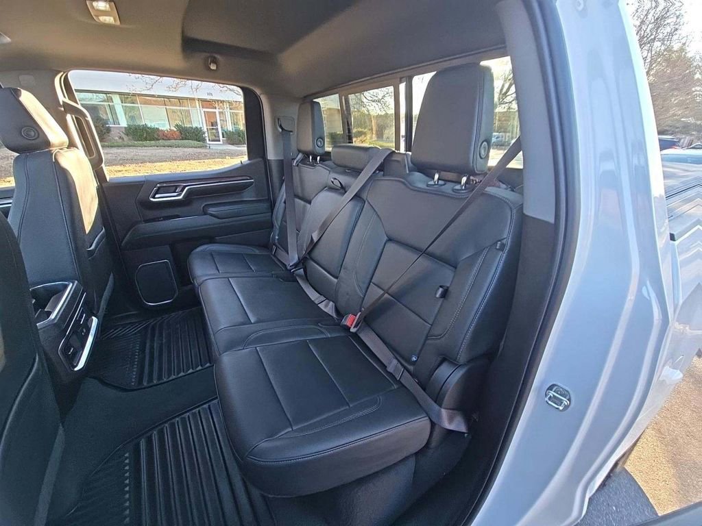 Used 2022 Chevrolet Silverado 1500 LTZ w/ LTZ Premium Package image 6