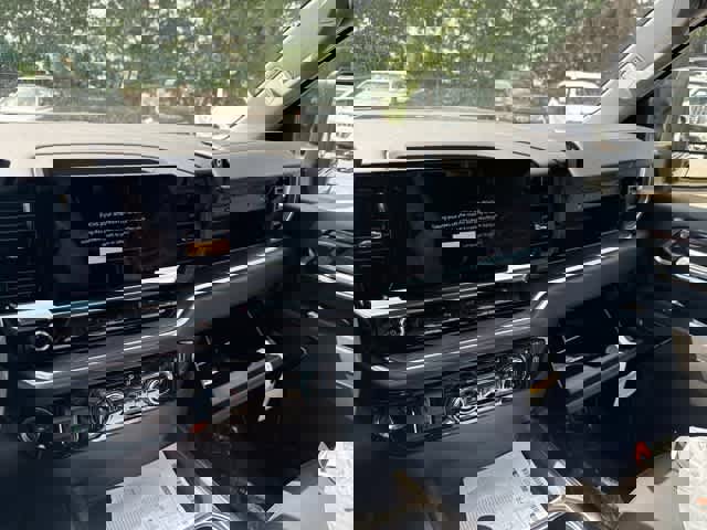 New 2026 GMC Sierra 2500 SLT w/ SLT Premium Package image 24