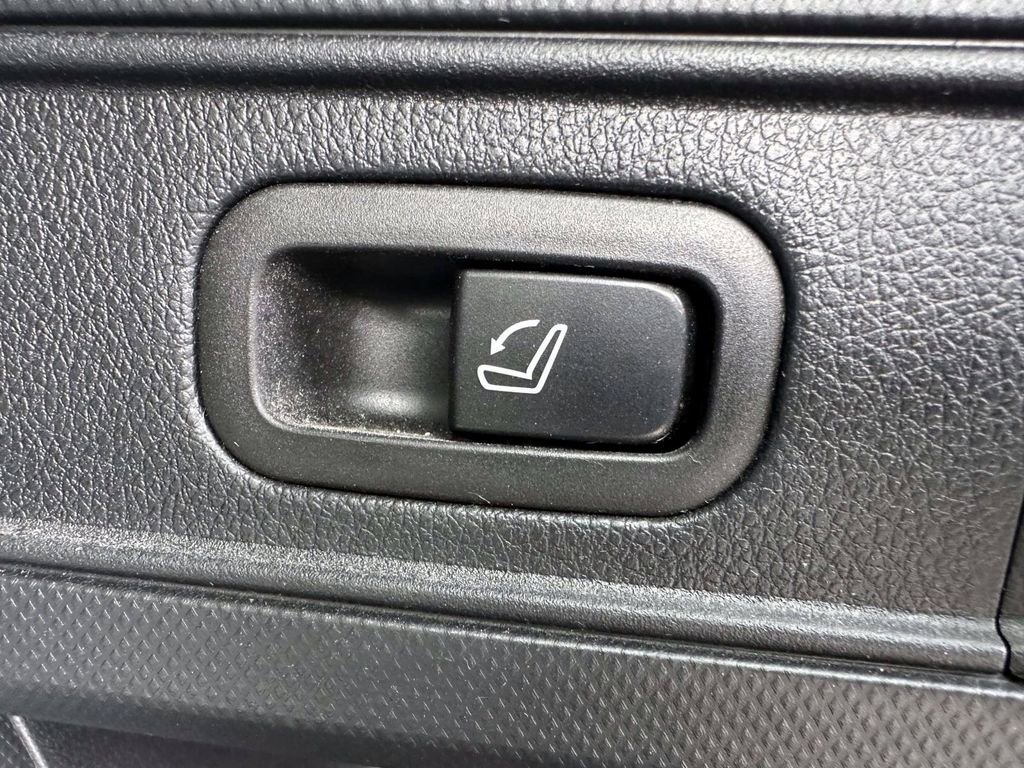 Used 2022 Subaru Forester Limited image 12