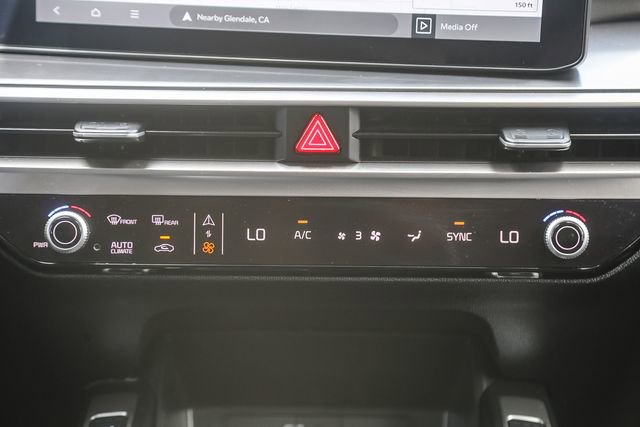 Certified 2024 Kia Sorento S w/ Panoramic Sunroof Package FWD image 15