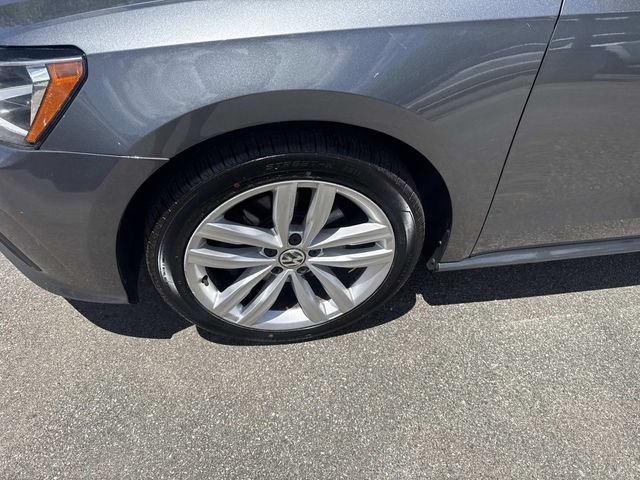 Used 2019 Volkswagen Passat 2.0T Wolfsburg w/ Wheels & Sunroof Package FWD image 14