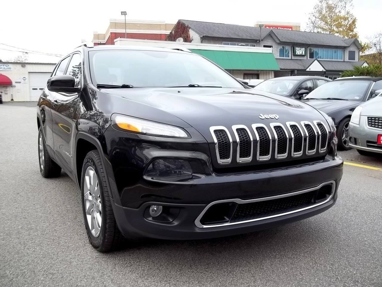Used 2016 Jeep Cherokee Limited w/ Trailer Tow Group AWD/4WD image 4