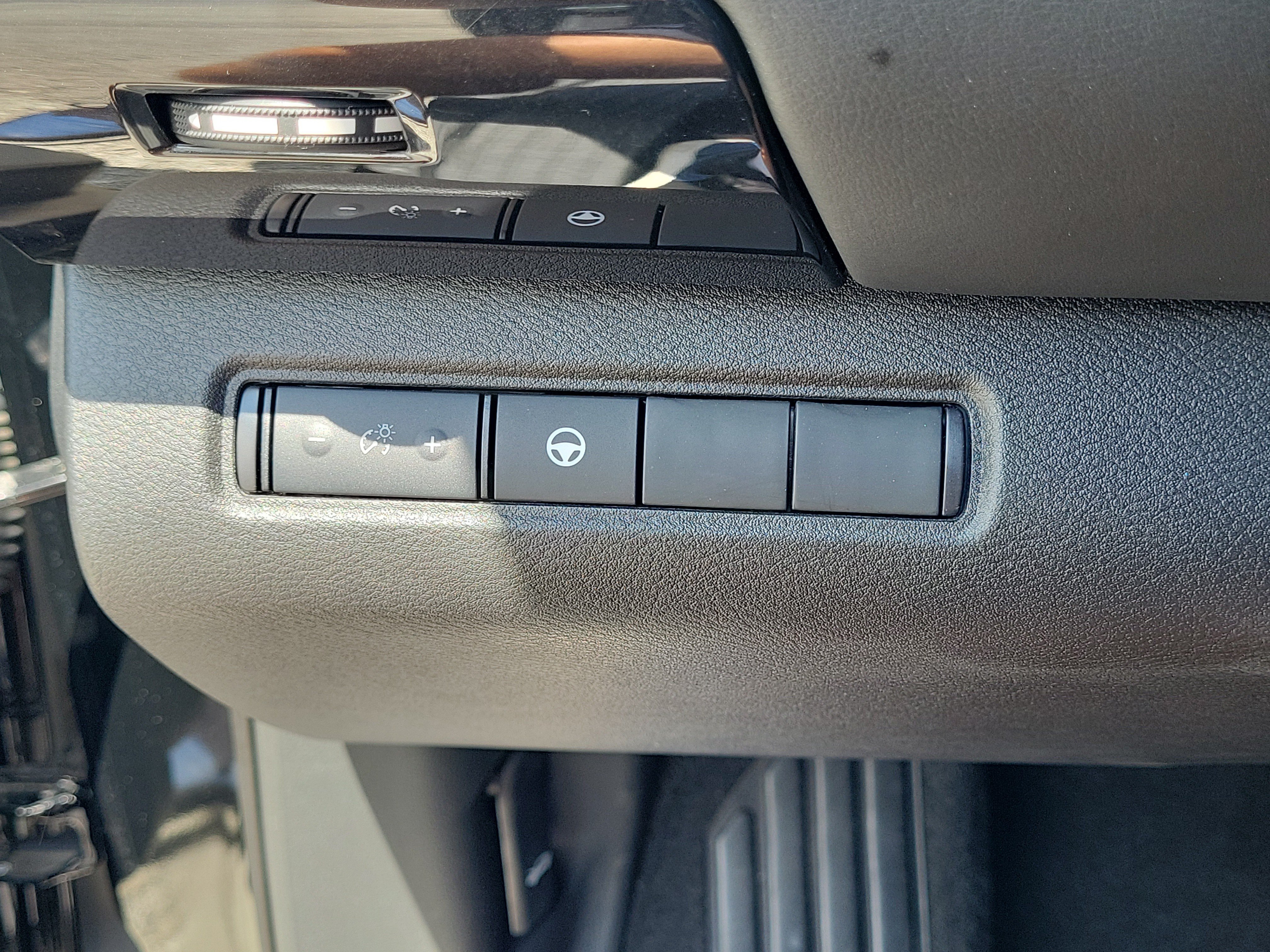 Certified 2024 Nissan Pathfinder SV w/ Black Appearance Package FWD image 24