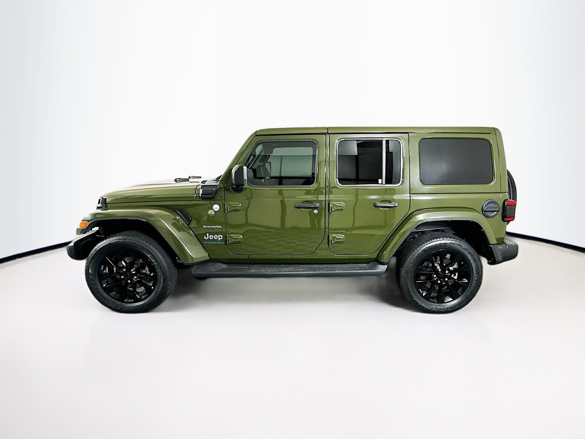 Used 2023 Jeep Wrangler Sahara image 4
