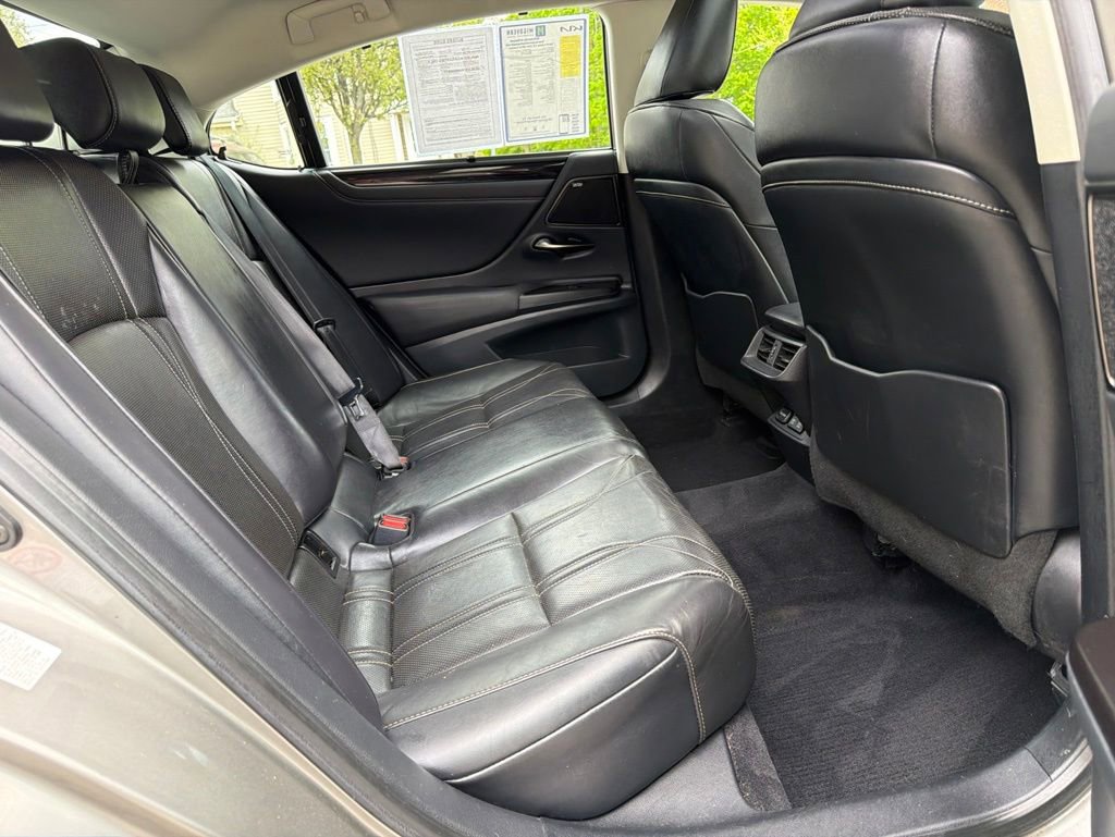 Used 2019 Lexus ES 350 Ultra Luxury w/ Accessory Package 2 FWD image 25