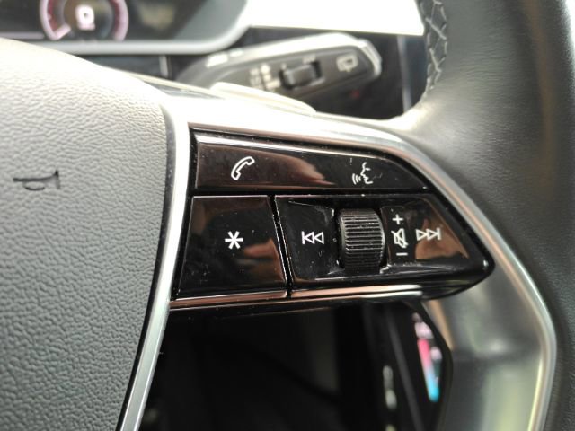 Used 2022 Audi e-tron Premium Plus AWD/4WD image 42