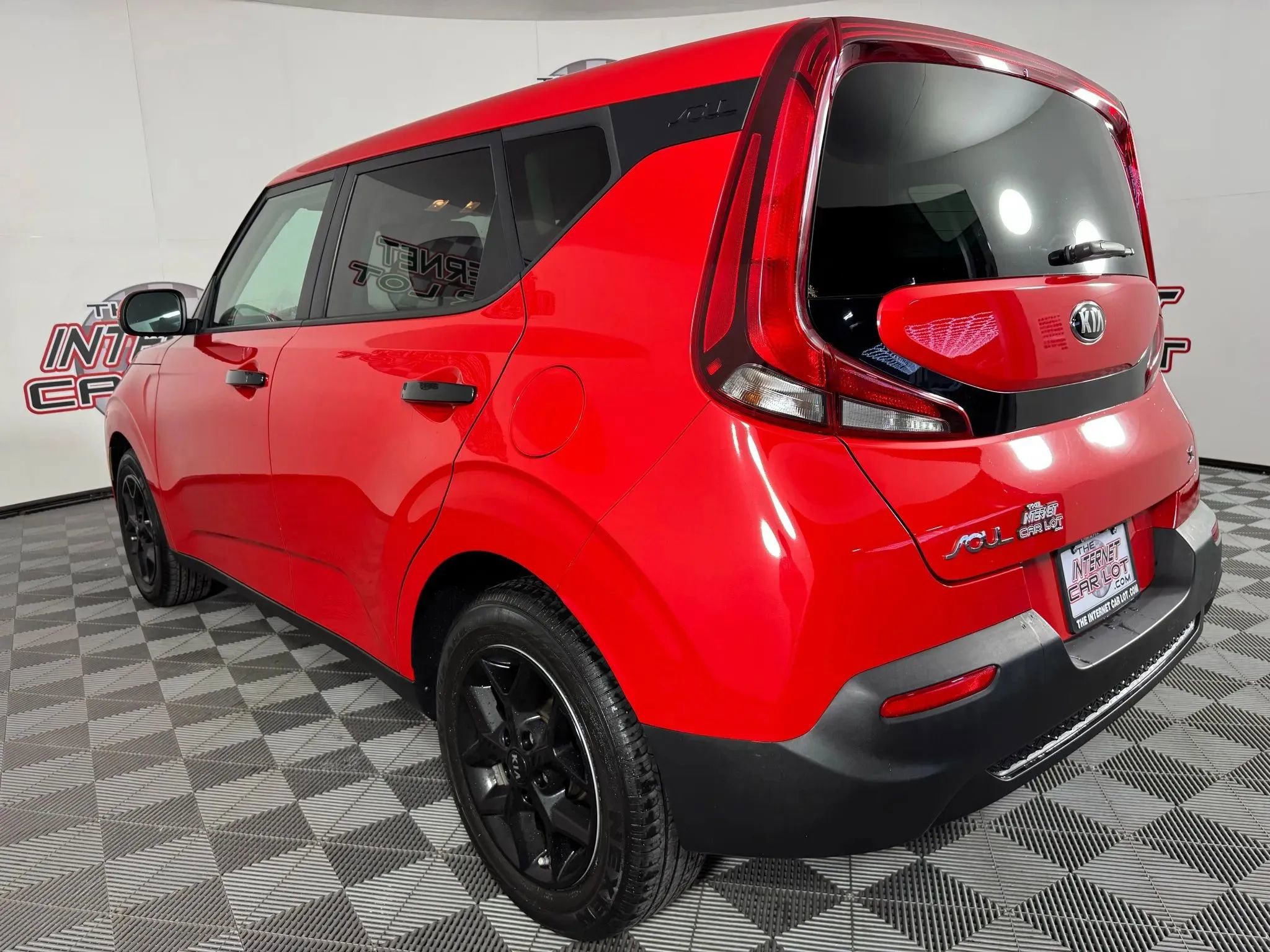 Used 2020 Kia Soul S FWD image 25