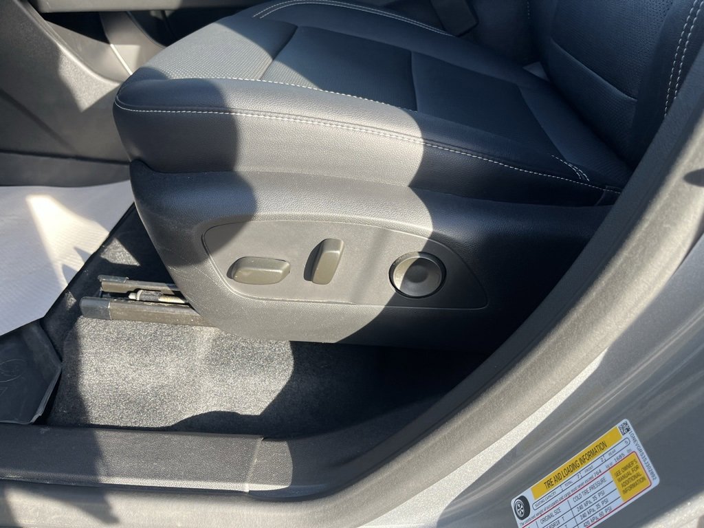 New 2025 Chevrolet Traverse LT w/ LPO, Floor Liner Package image 12