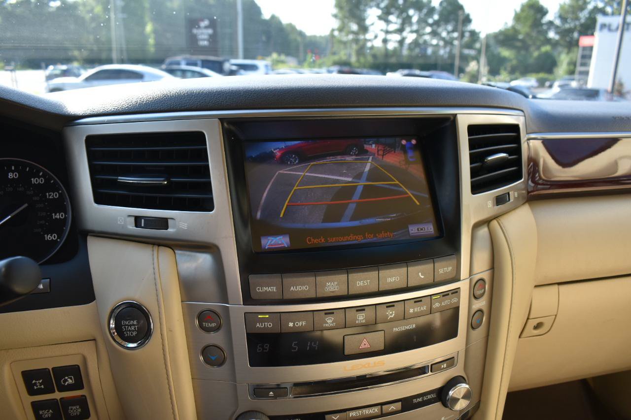 Used 2013 Lexus LX 570 4WD w/ Luxury Pkg image 10