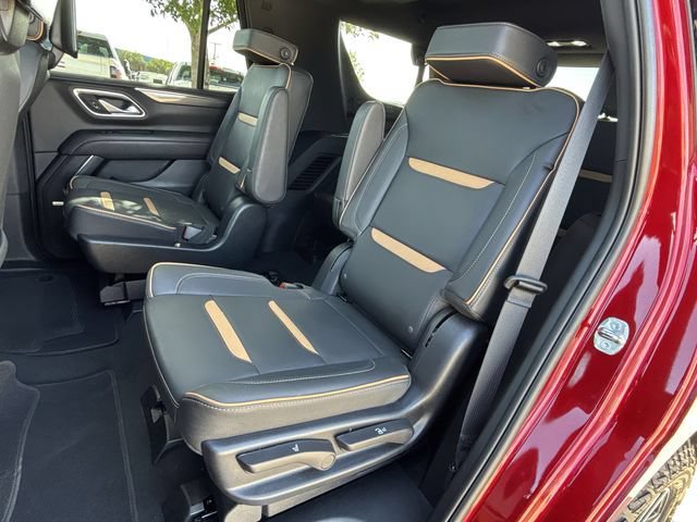 Used 2024 GMC Yukon AT4 w/ Technology Package AWD/4WD image 30