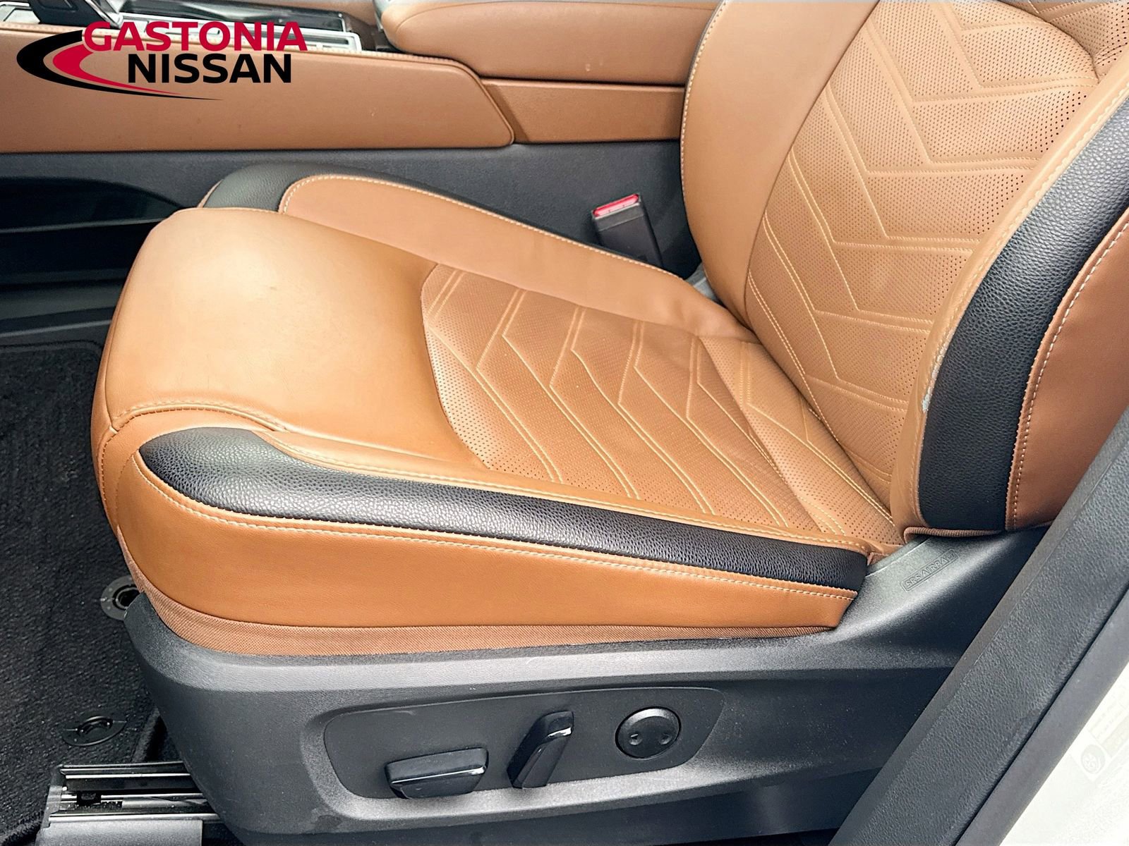 Used 2025 Nissan Pathfinder Platinum w/ Cargo Package image 26