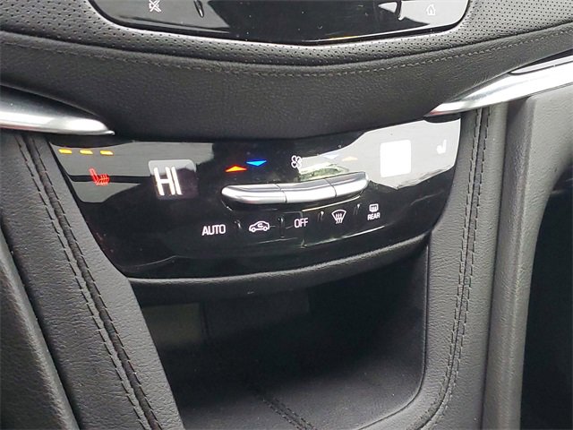 Certified 2023 Cadillac XT6 Luxury image 23