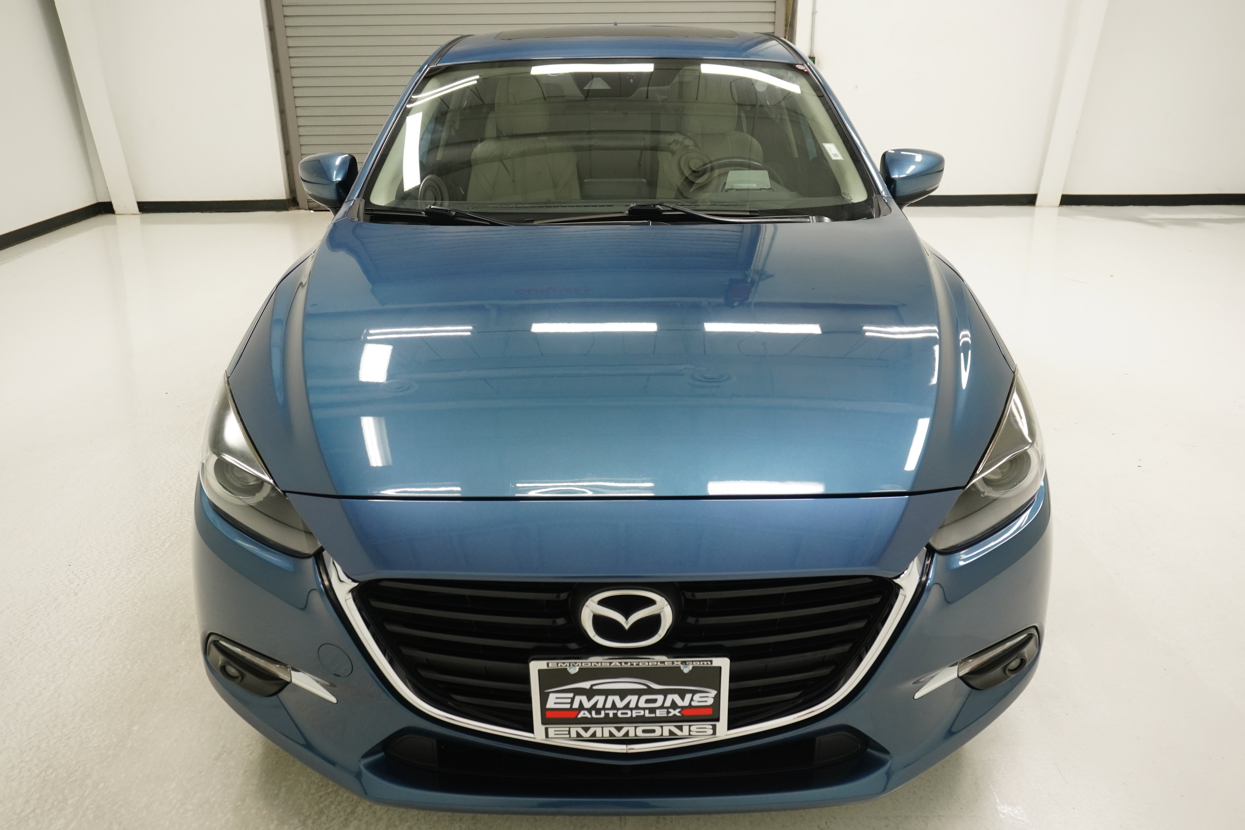 Used 2018 MAZDA MAZDA3 Grand Touring FWD image 2