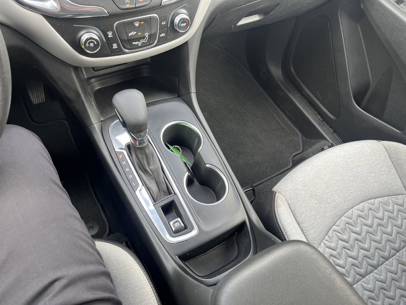 Used 2023 Chevrolet Equinox LS image 28