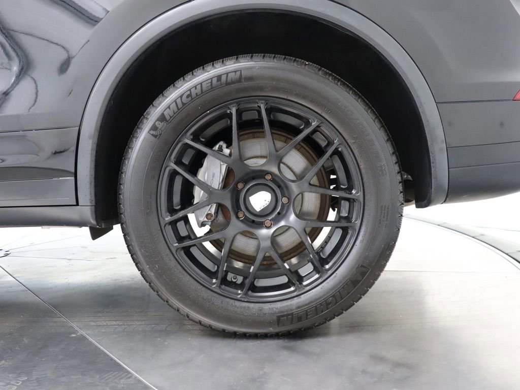 Used 2016 Porsche Cayenne image 45