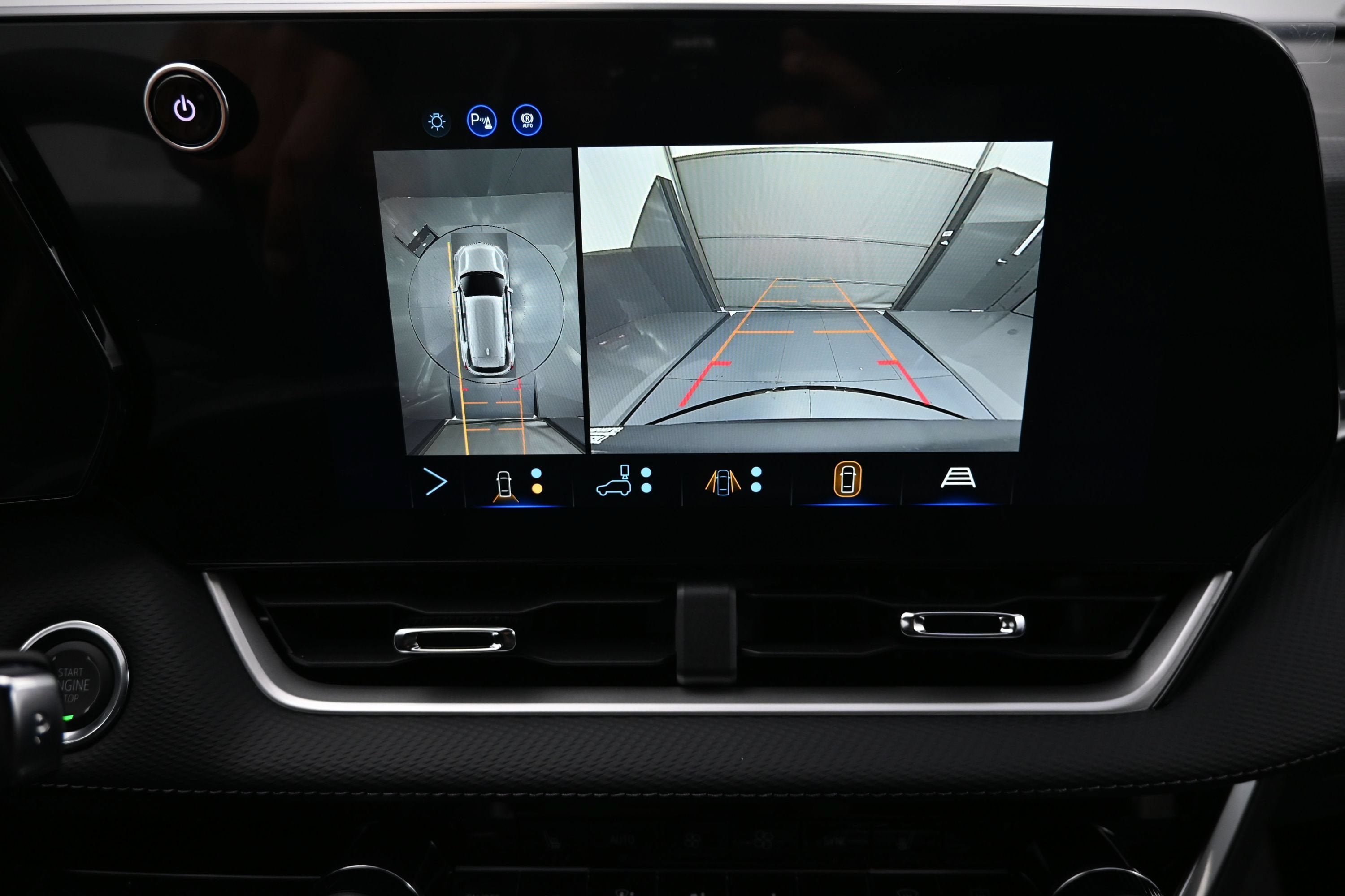 New 2027 Chevrolet Equinox LT w/ Convenience Package II FWD image 18