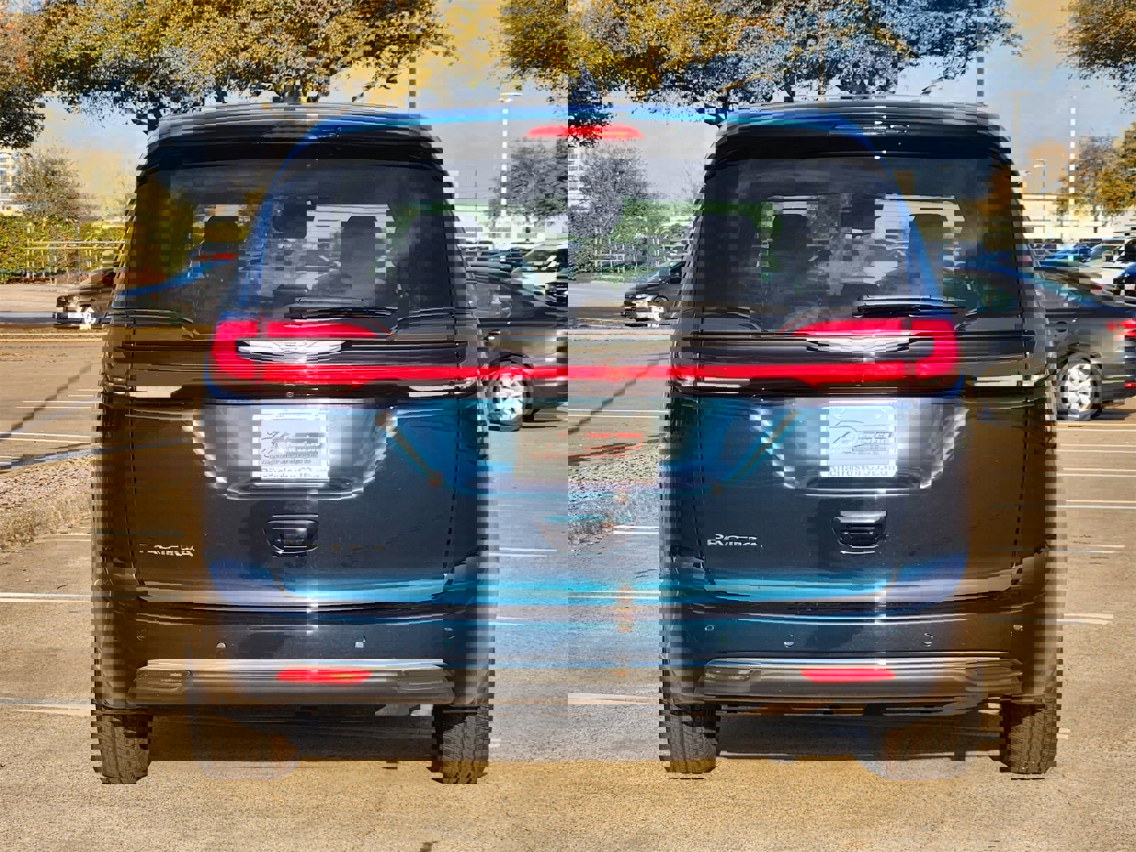 Certified 2024 Chrysler Pacifica Touring-L image 5