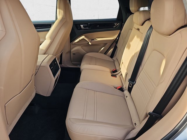 Used 2023 Porsche Cayenne image 14