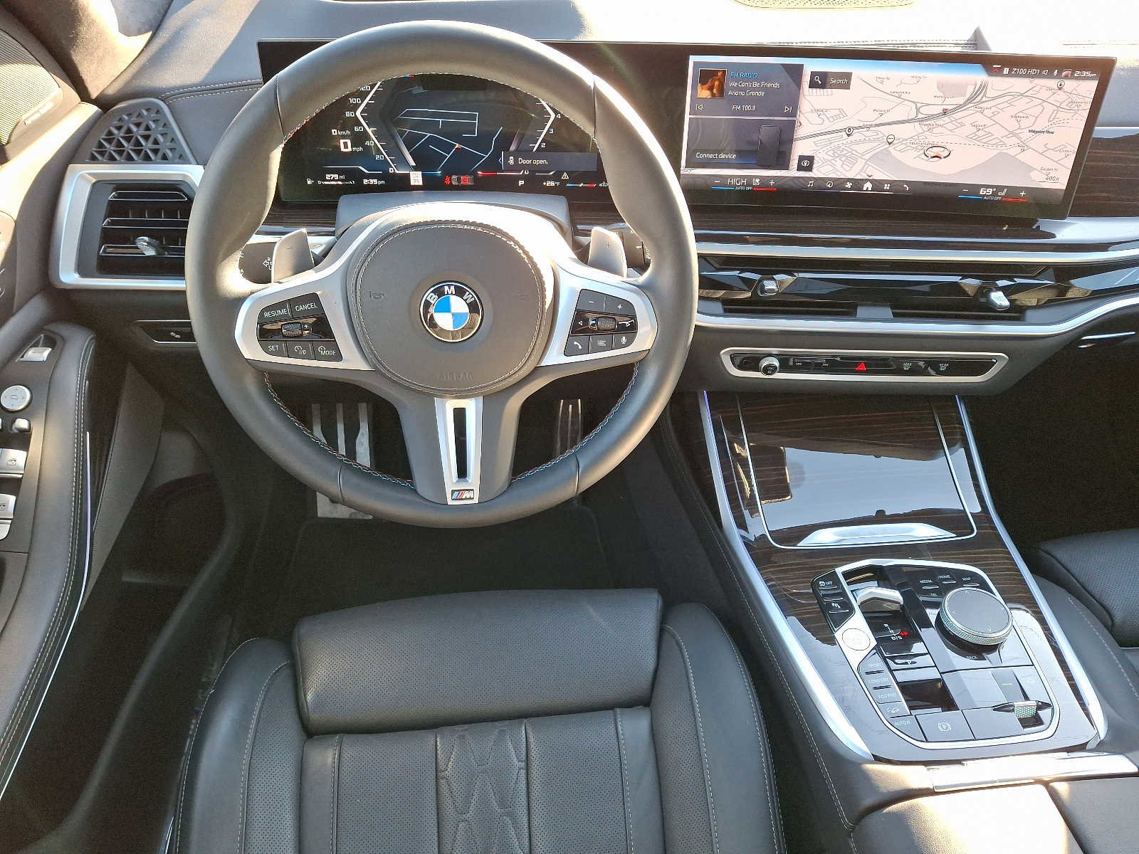 Used 2024 BMW X7 M60i w/ Climate Comfort Package image 11