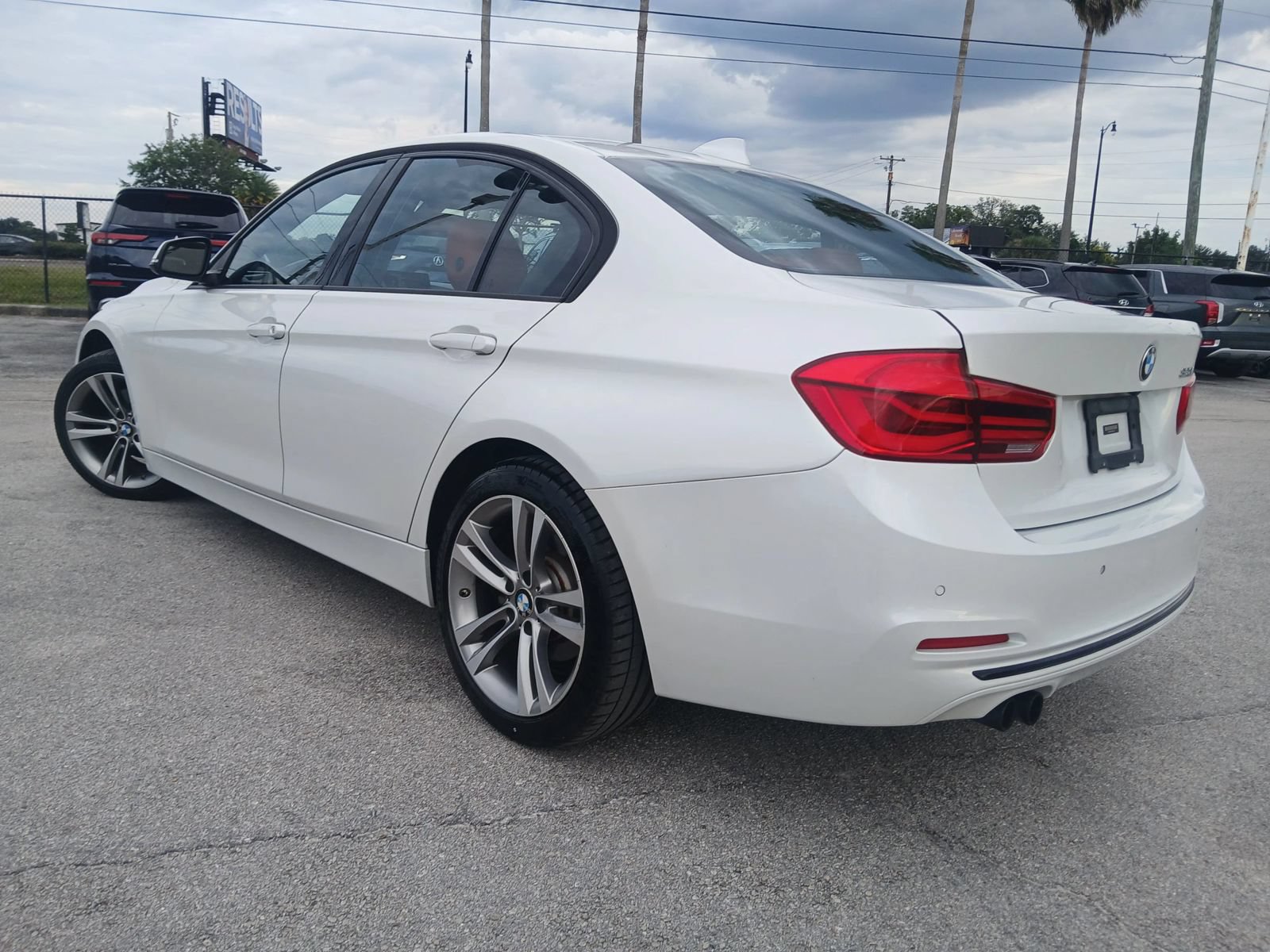 Used 2016 BMW 328i Sedan RWD image 4