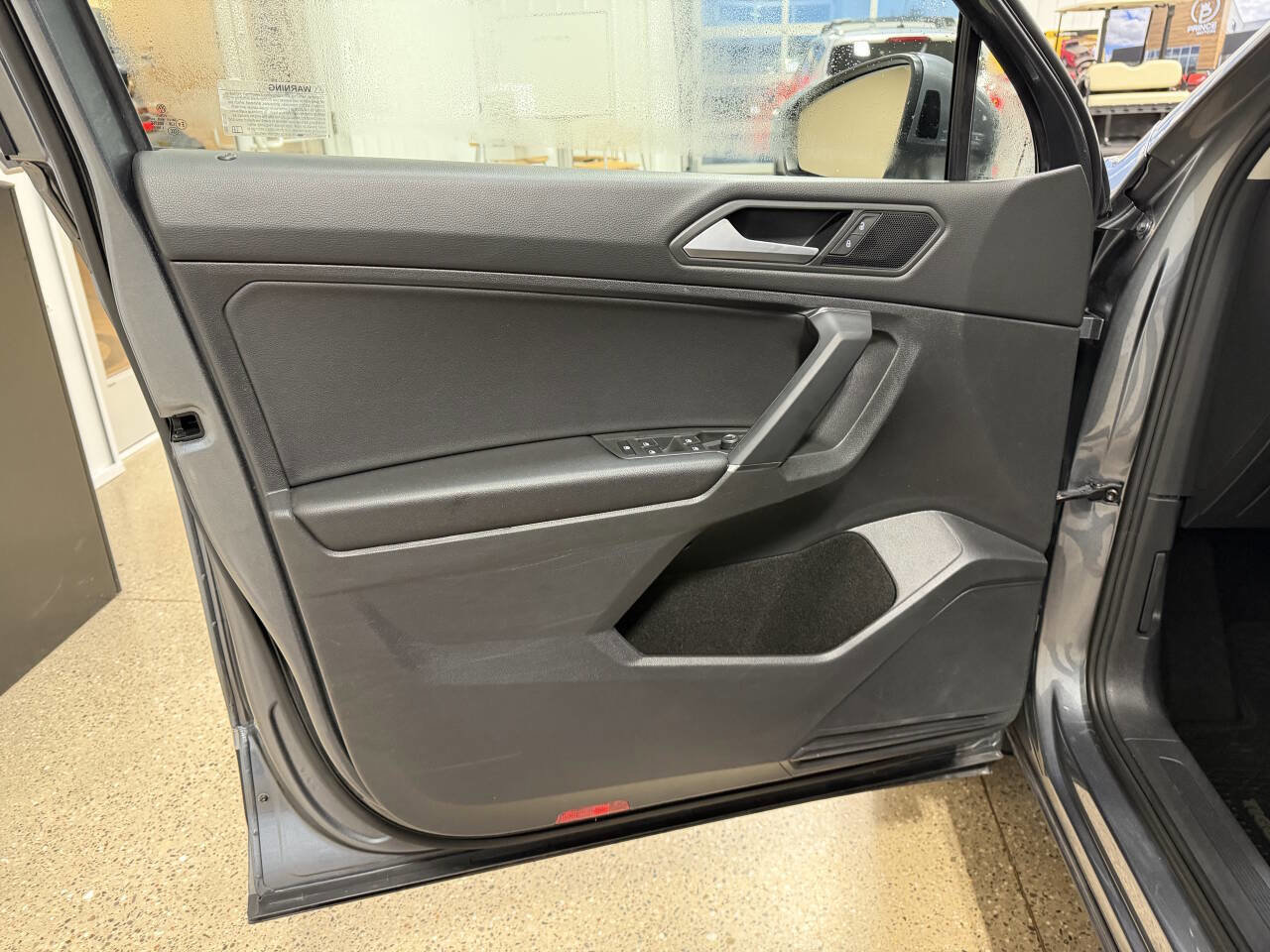 Used 2020 Volkswagen Tiguan S image 20