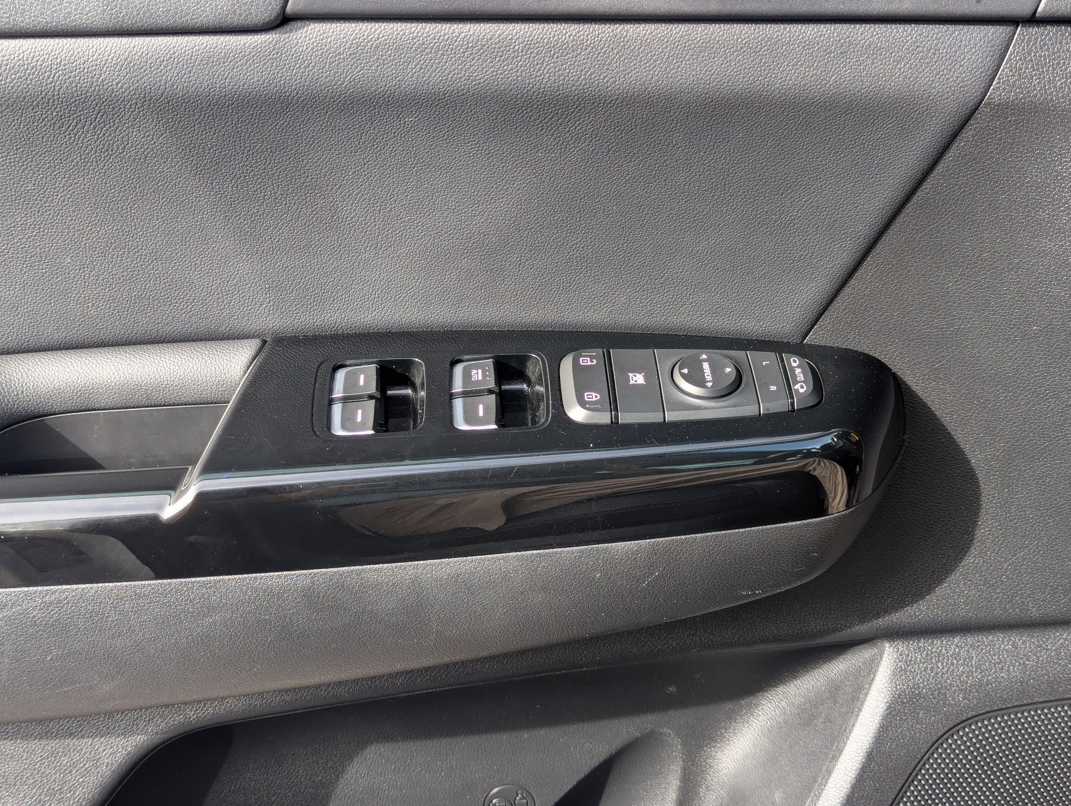 Used 2020 Kia Sportage EX FWD image 13