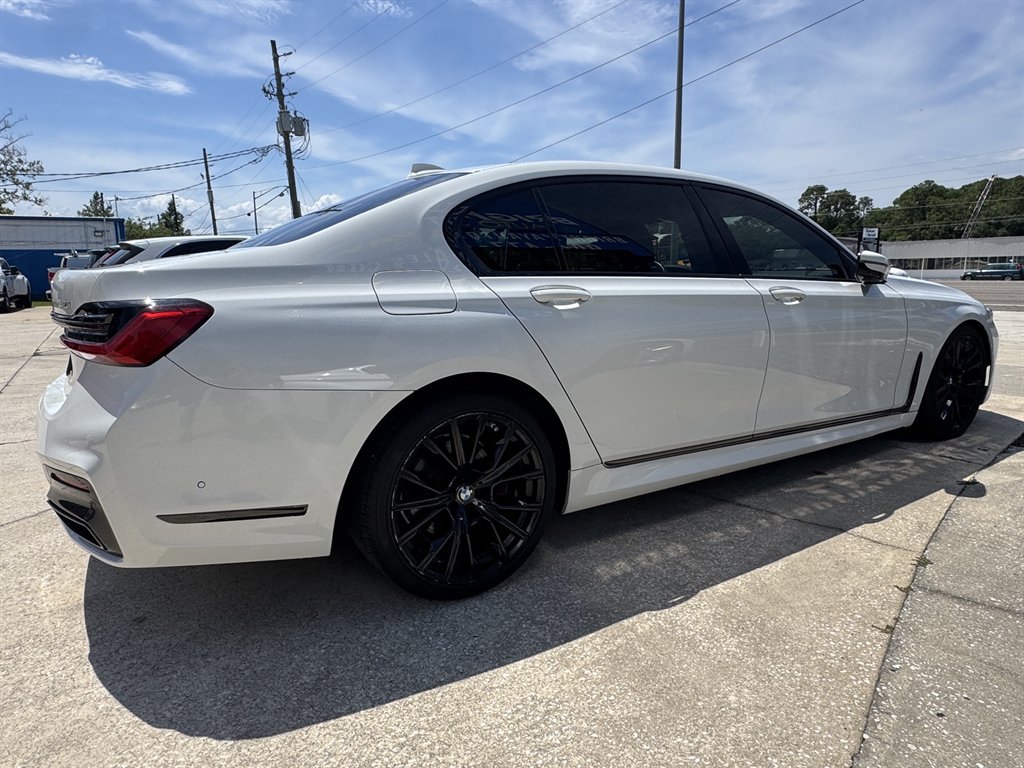 Used 2021 BMW 740i w/ M Sport Package RWD image 5