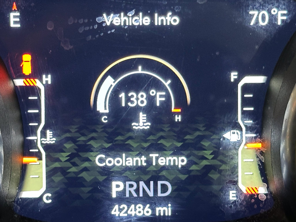 Used 2022 Jeep Wrangler Unlimited Sahara w/ LED Lighting Group AWD/4WD image 6