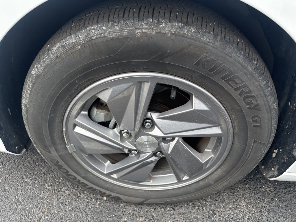Used 2024 Hyundai Elantra SE image 11