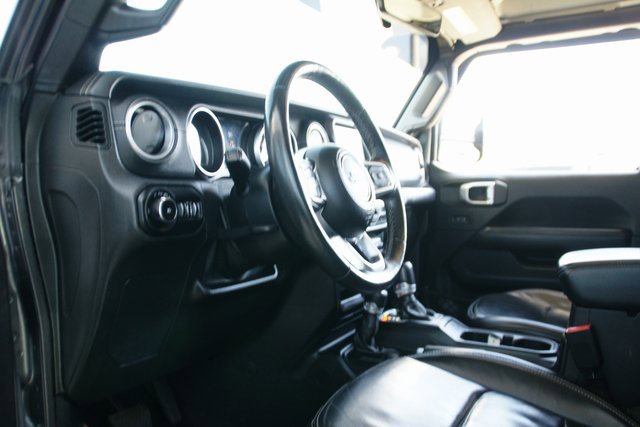 Used 2018 Jeep Wrangler Unlimited Sahara image 12