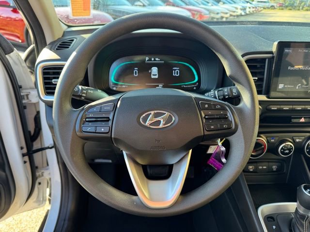 Used 2025 Hyundai Venue SE image 25