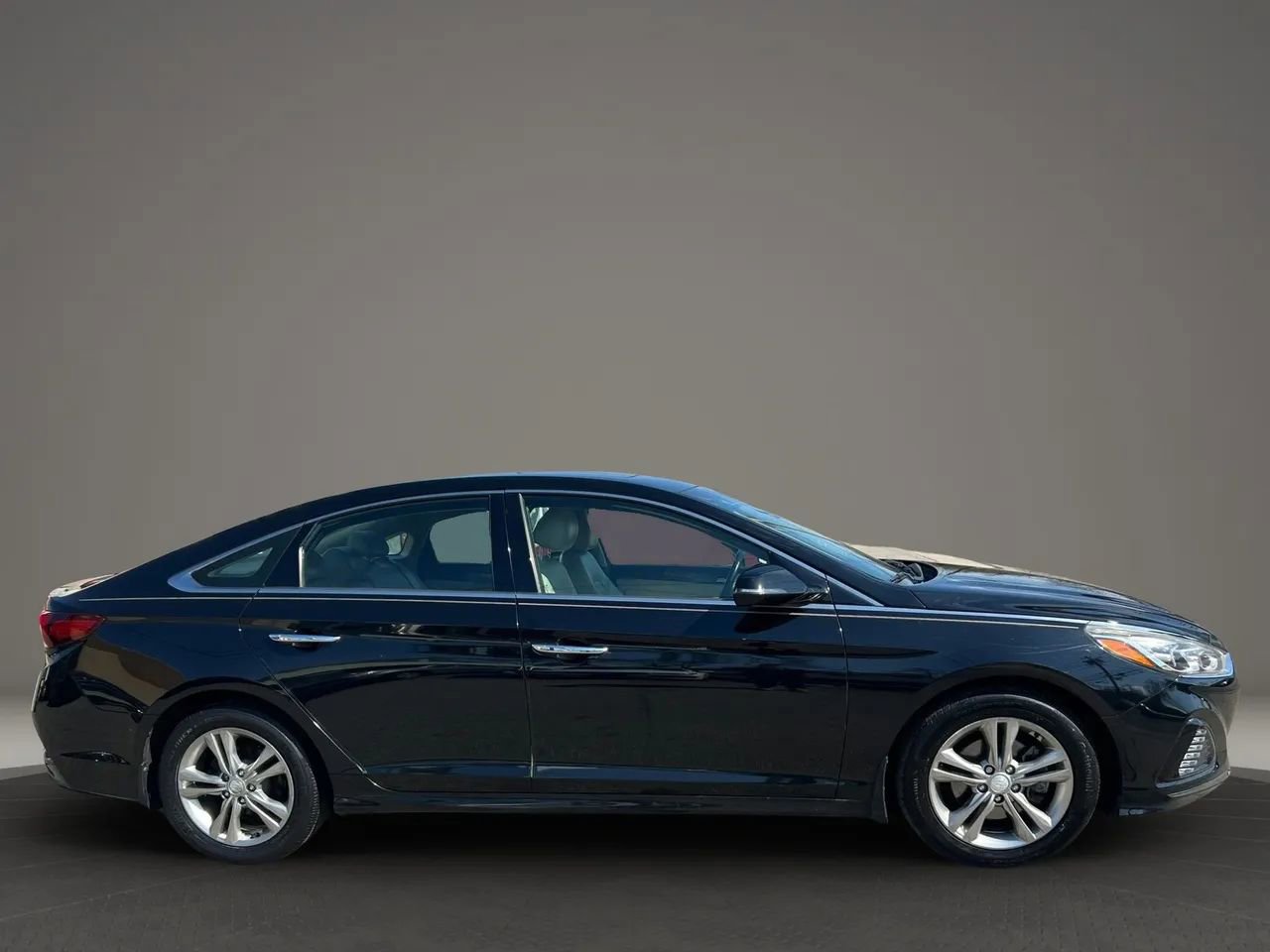 Used 2018 Hyundai Sonata Limited FWD image 4