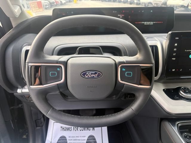 Used 2025 Ford Expedition Active AWD/4WD image 15