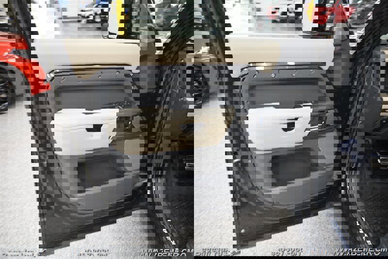 Used 2023 Land Rover Defender 130 X image 39