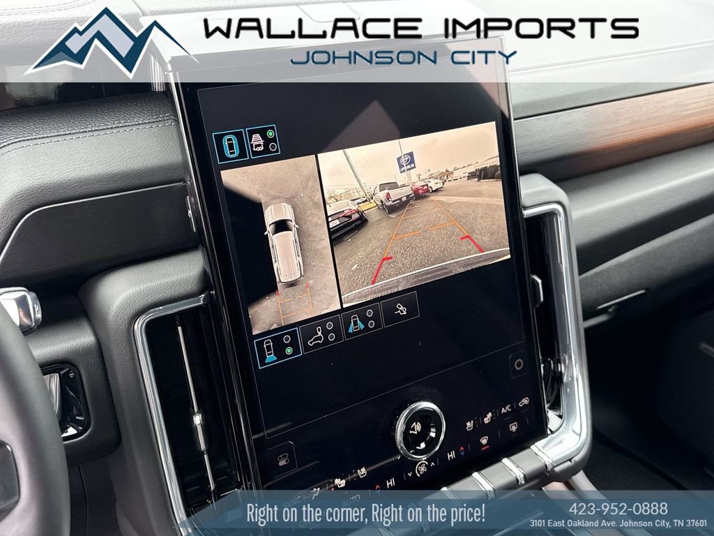 Used 2025 GMC Yukon Denali AWD/4WD image 26