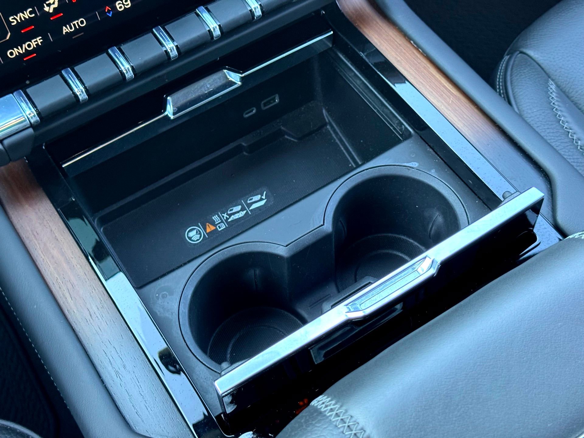 Used 2025 GMC Yukon Denali image 29