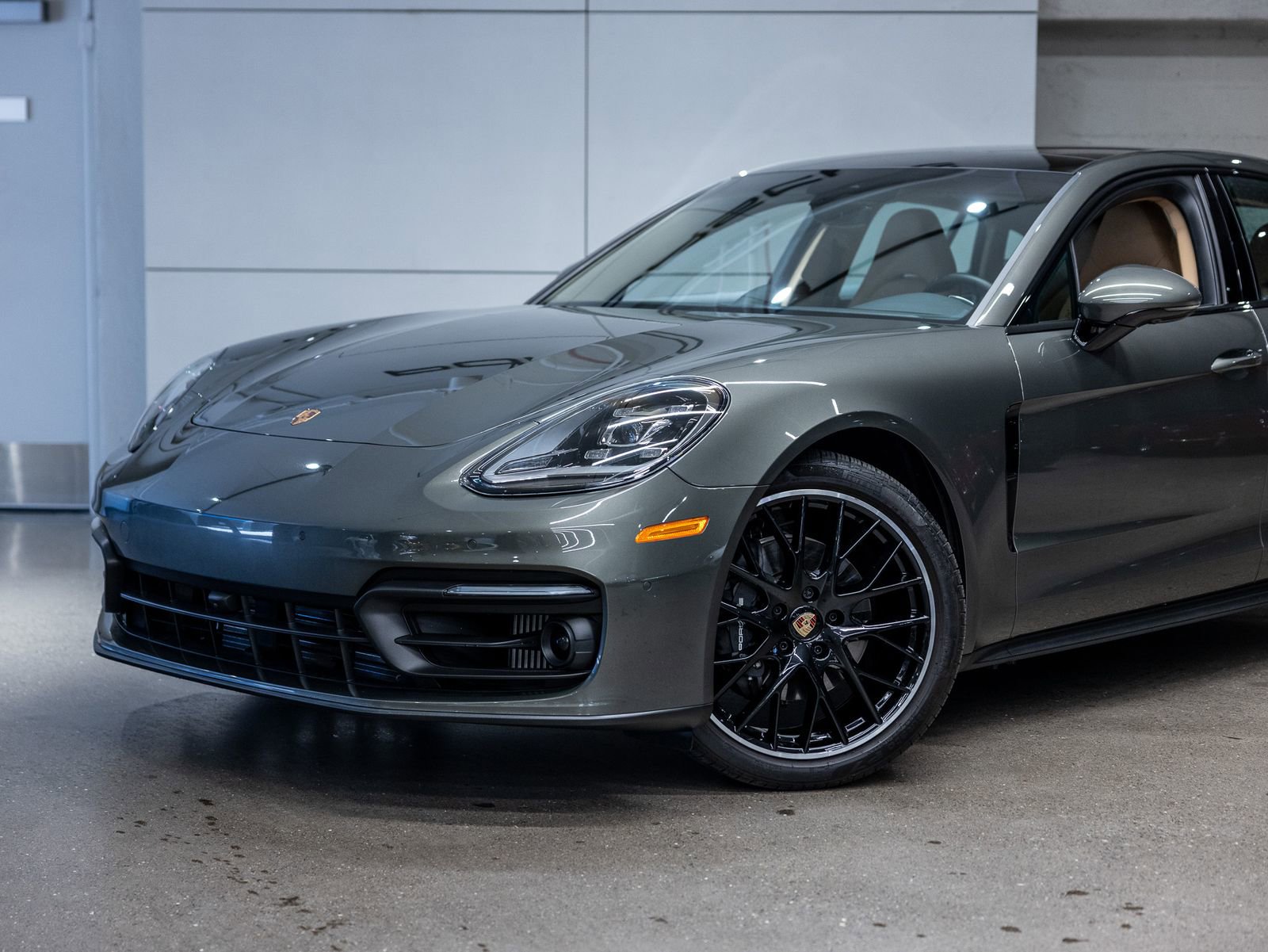 Certified 2023 Porsche Panamera Platinum Edition image 19