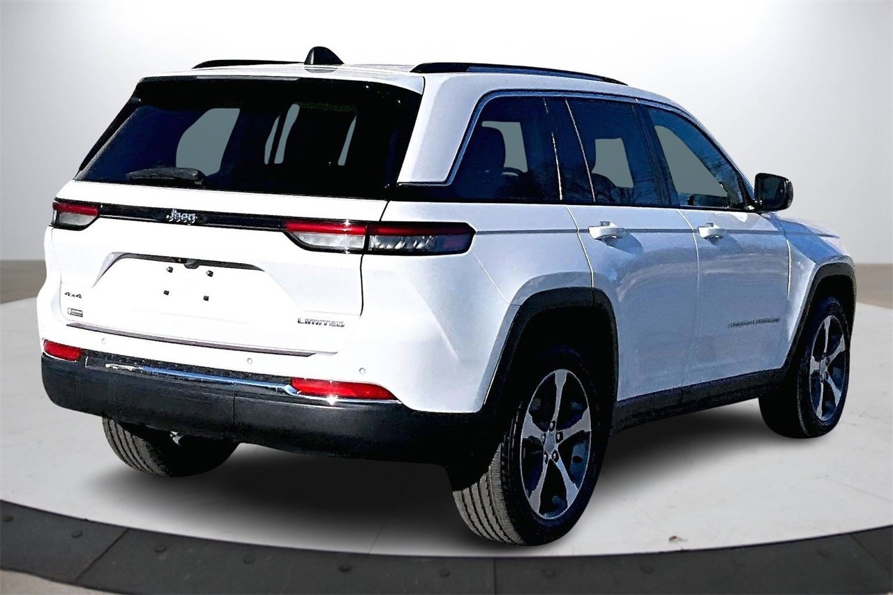 Used 2023 Jeep Grand Cherokee Limited image 9