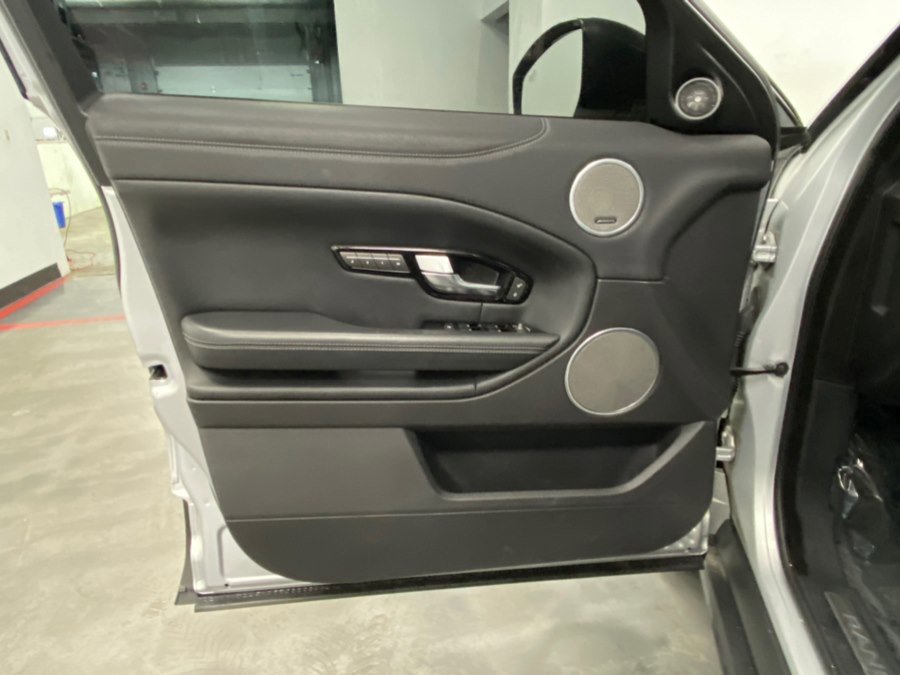 Used 2016 Land Rover Range Rover Evoque HSE Dynamic image 44