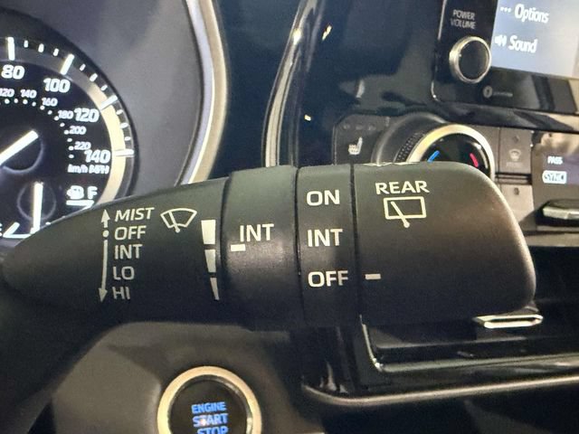 Used 2021 Toyota Highlander XLE AWD/4WD image 40