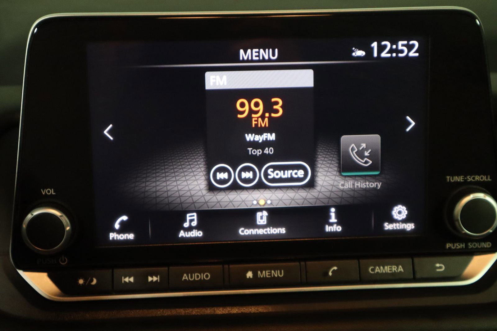 Used 2025 Nissan Rogue SV image 42