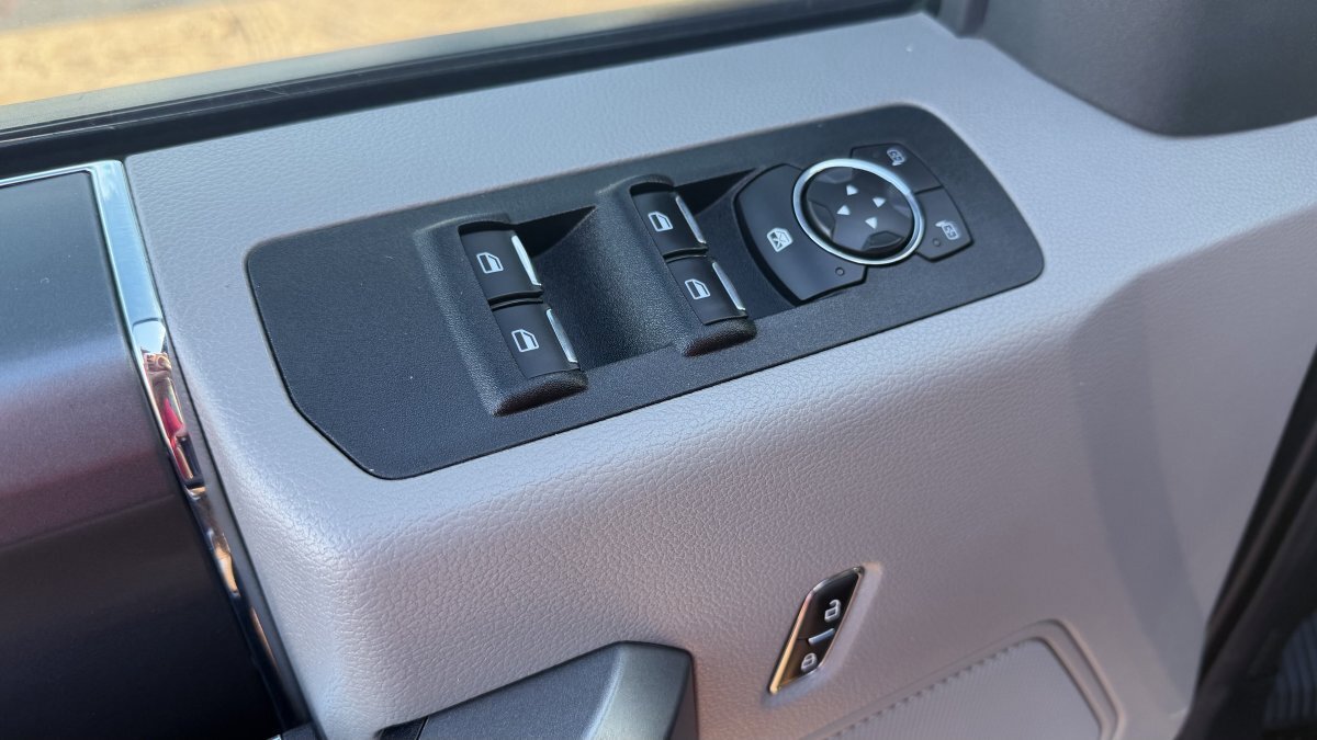 Used 2018 Ford F150 XLT w/ Equipment Group 302A Luxury image 13