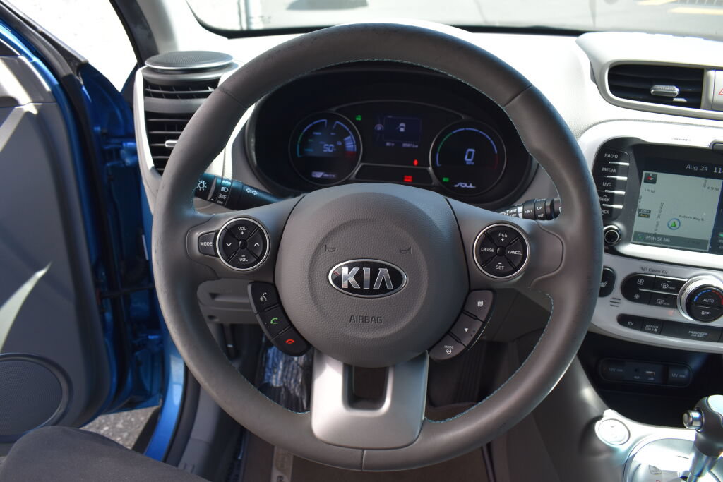 Used 2017 Kia Soul EV FWD image 9