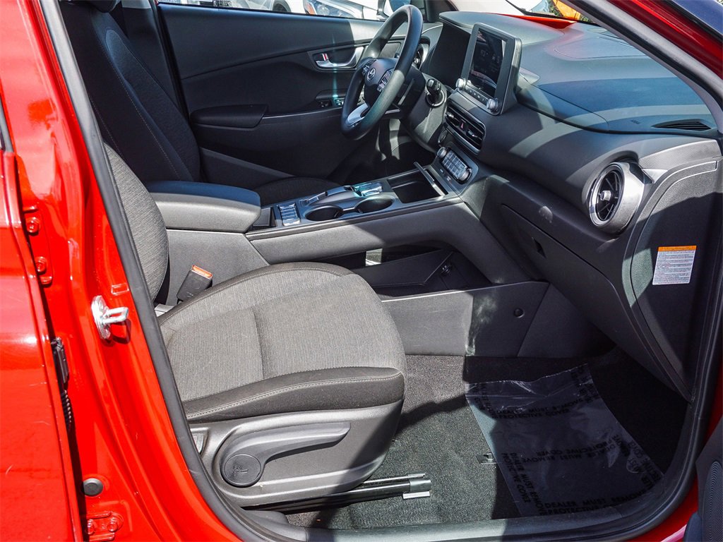 Used 2022 Hyundai Kona SEL image 12